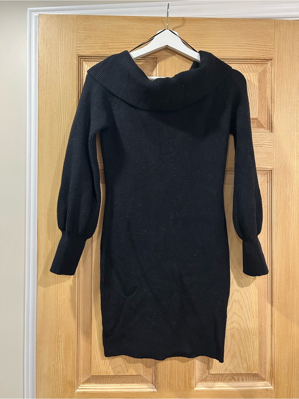 ILLA ILLA Black Off-Shoulder Knit Sweater Dress with Balloon Sleeves